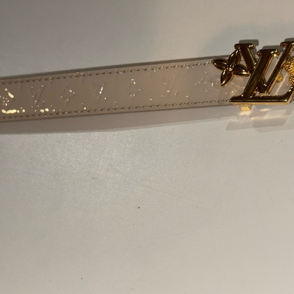 Like new women’s Louis Vuitton Belt Double sided Cream and Tan 90/36 41” long - Picture 9 of 9